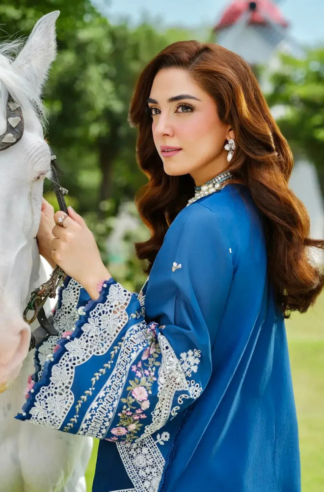 NOOR KHAS 3PC LAWN UNSTITCHED EMBROIDERED Code:21