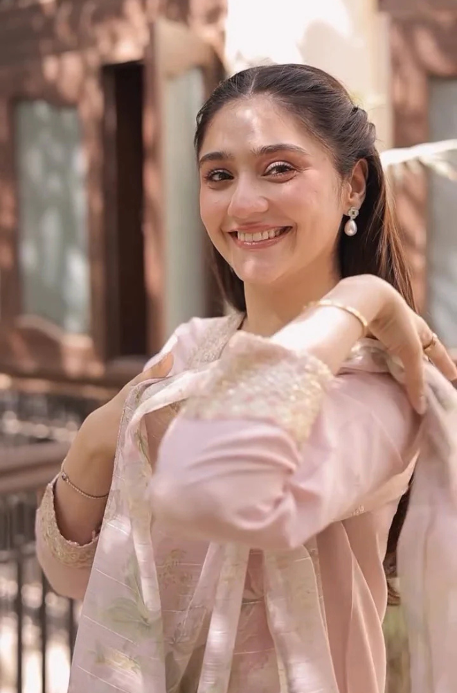 Lawn-3PC Embroidered Shirt with Organza Digital Printed Dupatta-5206